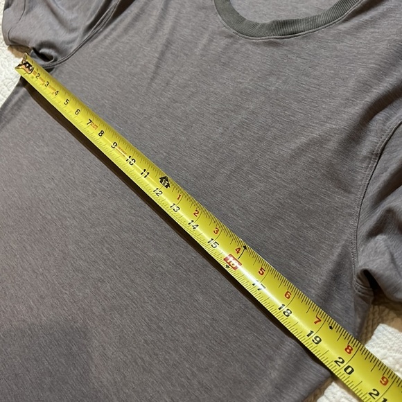 Nike Dri Fit. Crew Neck Tee. Large - Picture 6 of 8